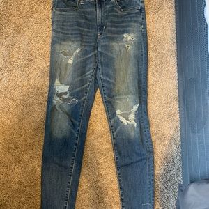 Medium wash AE jeans